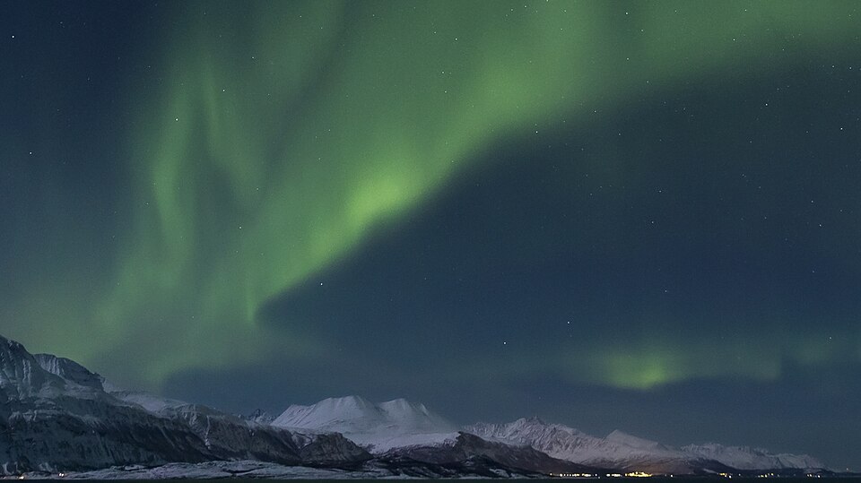 Aurora borealis over Lyngseidet