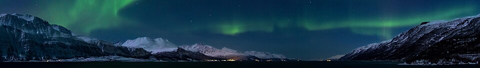 Aurora borealis over Lyngseidet