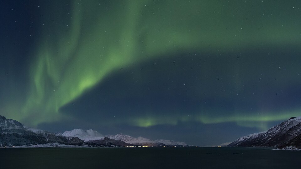 Aurora borealis over Lyngseidet
